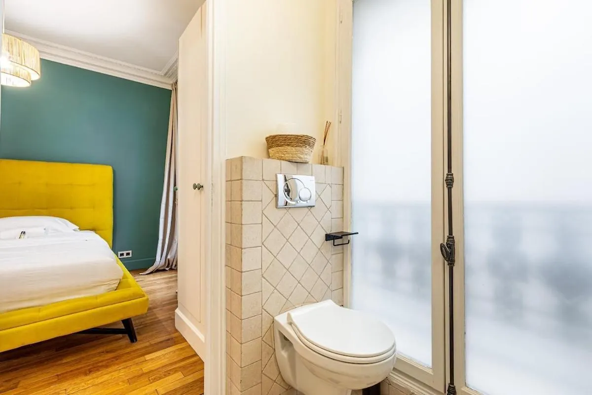 Stay In The Heart Of Le Marais! Paris