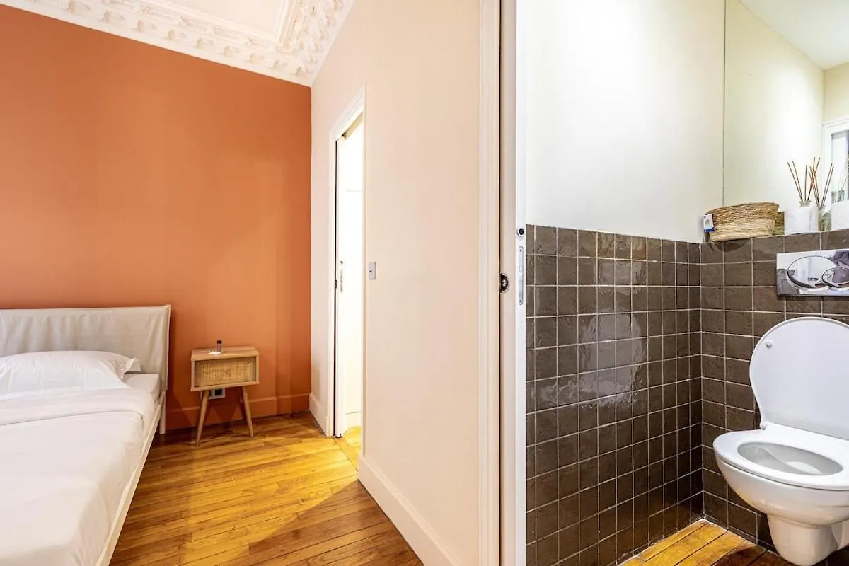 Stay In The Heart Of Le Marais! Paris France