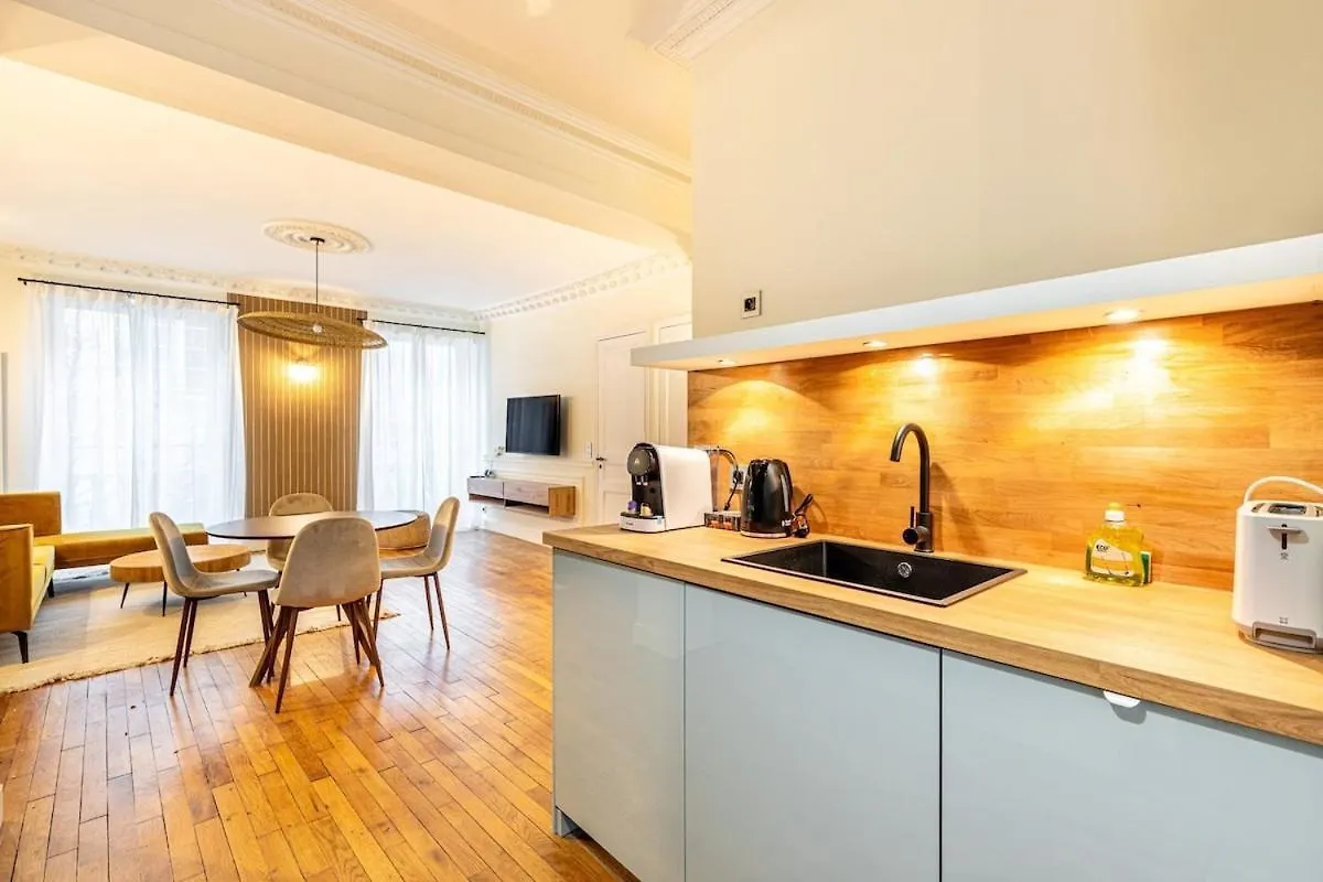 Apartment Stay In The Heart Of Le Marais! Paris