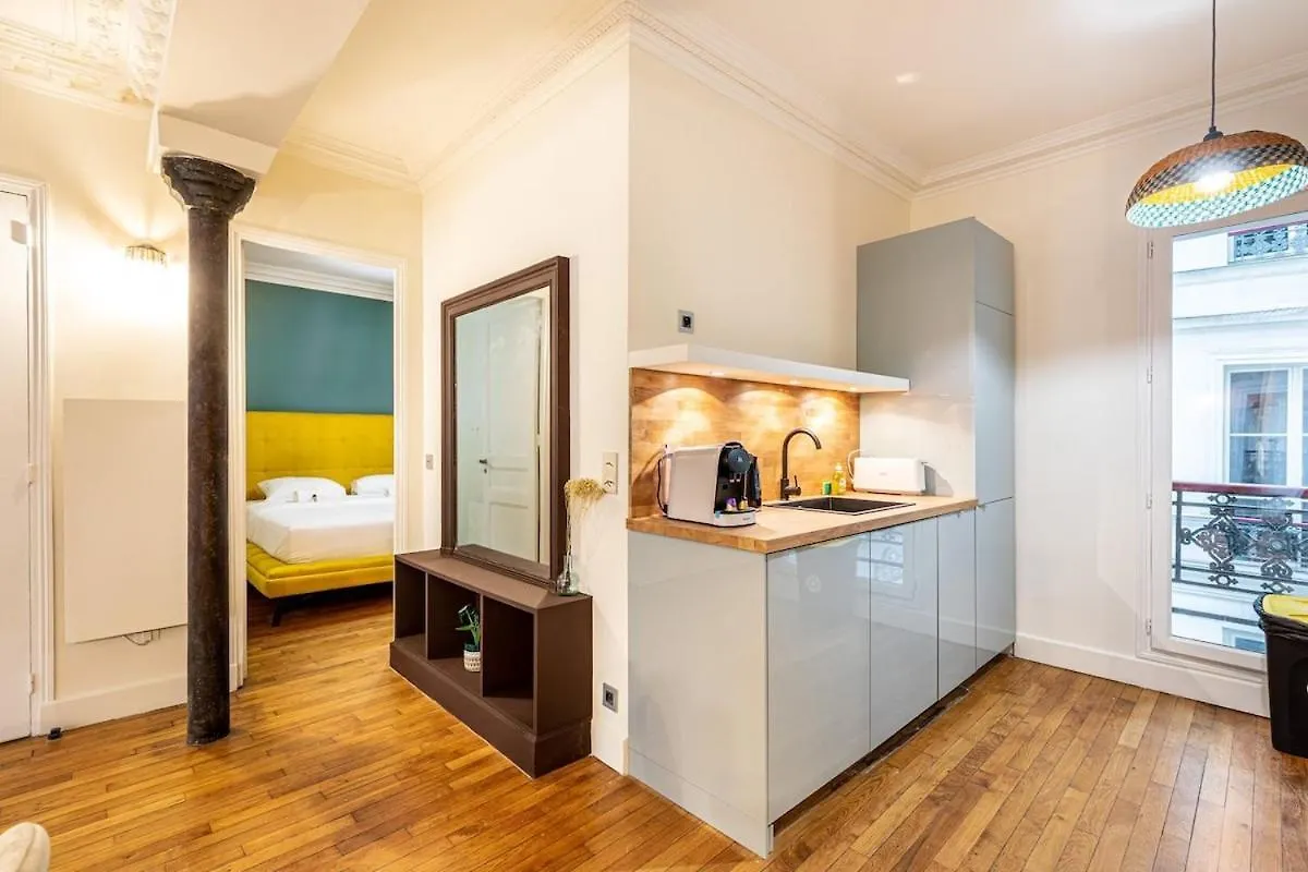 Stay In The Heart Of Le Marais! Paris Apartment
